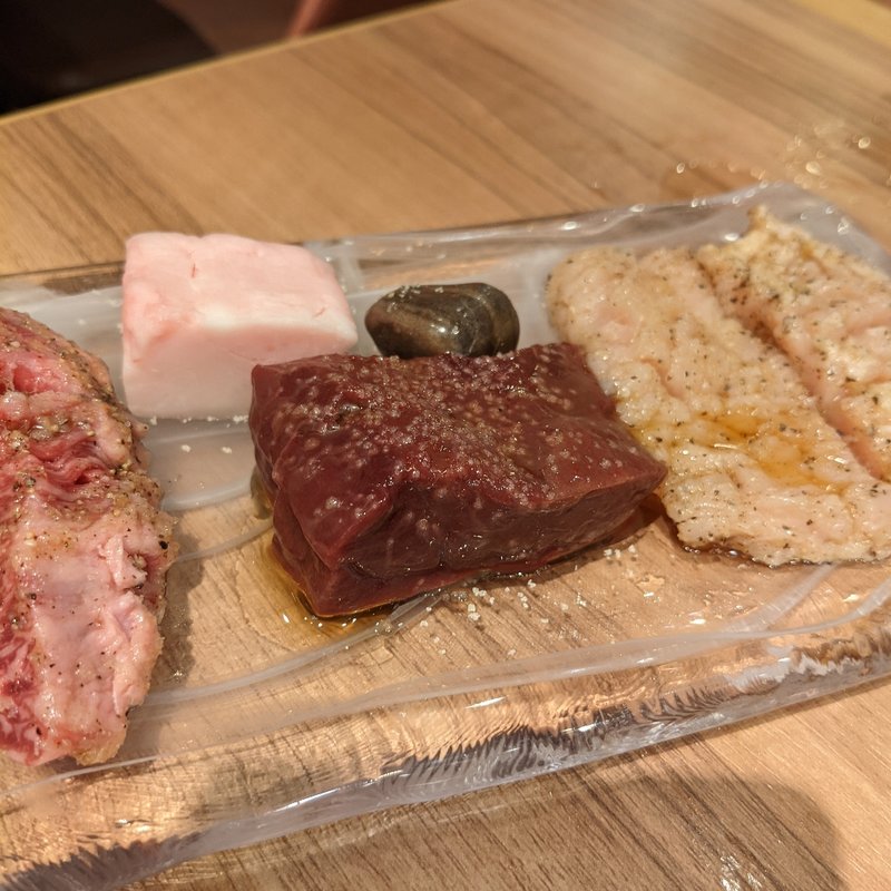 上レバー(Yakiniku 名もなき名店へ 一切入魂一枚売り焼肉)