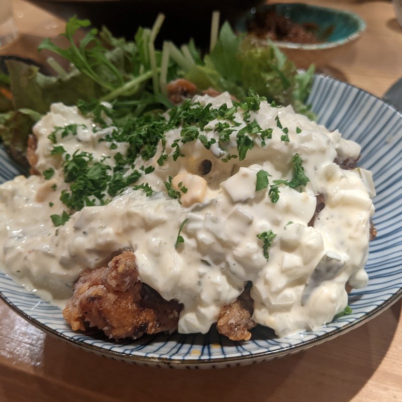 自家製タルタルソースのチキン南蛮(酒場つむぎ堂 新宿店)