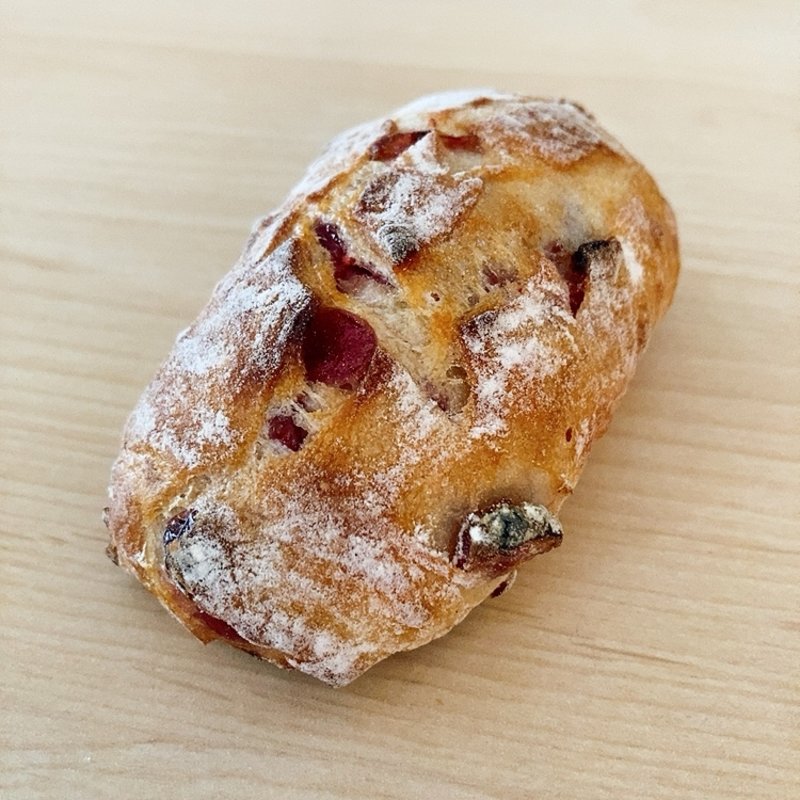 クランベリークリームチーズ(東雲パンベース)