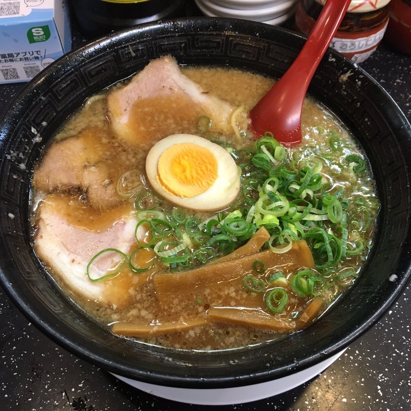 しょうゆとんこつラーメン(京都ラーメン研究所 （きょうとらーめんけんきゅうしょ）)