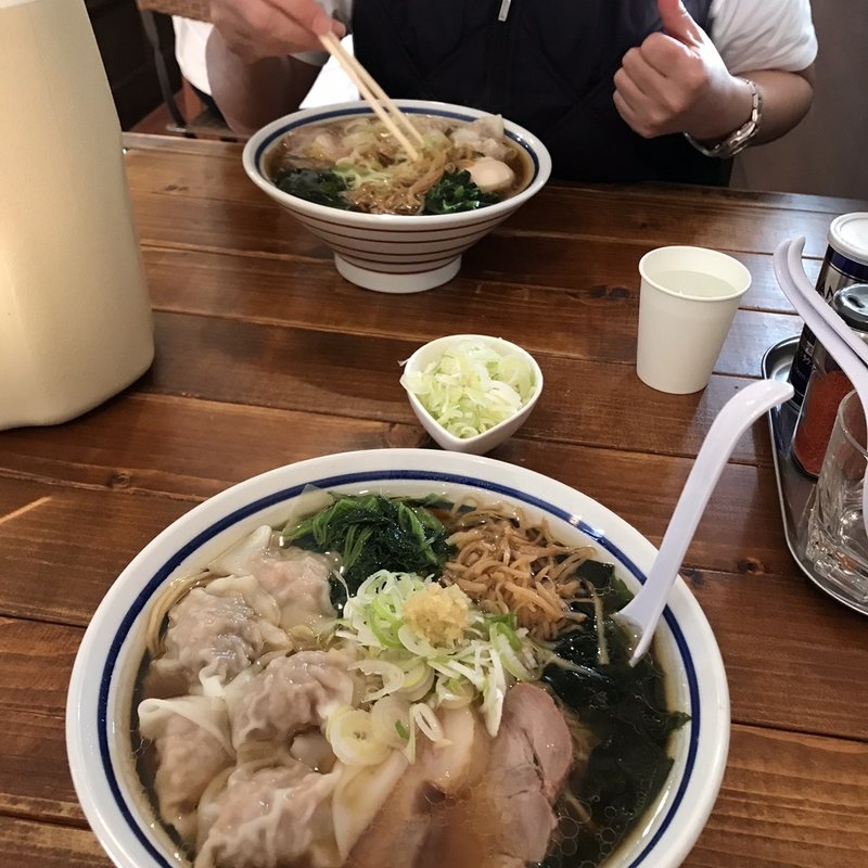 ゴロっと海老ワンタンメン(波音食堂 （ナミネショクドウ）)