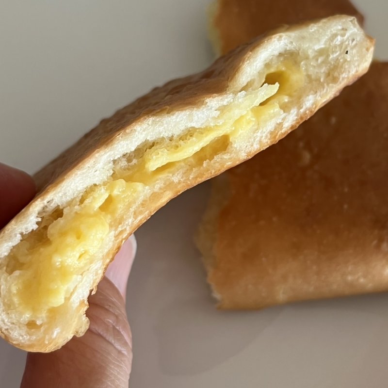 ヤギミルク　クリームパン(ブーランジェリー　レ・ド・シェーブル)