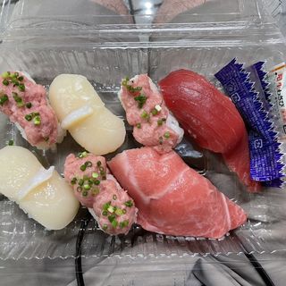 握り寿司(唐戸市場 活きいき馬関街 （いきいきばかんがい）)