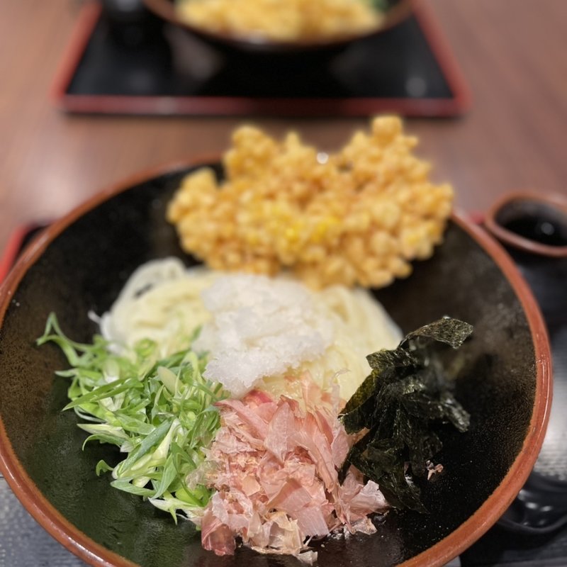 とうもろこしのかき揚げおろしぶっかけうどん(冷)(豊前裏打会 萬田うどん)