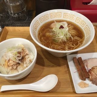 (UMAMI SOUP Noodles 虹ソラ （ウマミ スープヌードルズ 虹ソラ）)