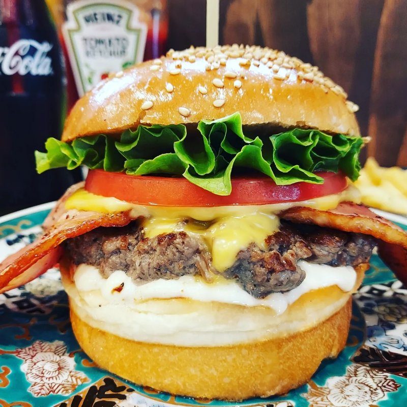 ベーコンチーズバーガー(ハンバーガーのオクノ)