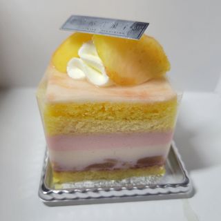 桃のケーキ(豊島屋洋菓子舗　置石)