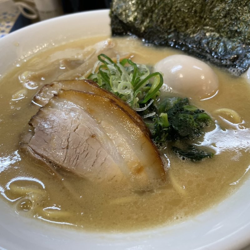 醤油豚骨ラーメン(醤油豚骨ラーメン　きんいろ)
