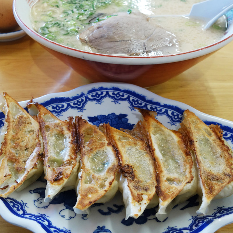 お昼のサービスランチ(長浜ラーメン 一心亭本店)