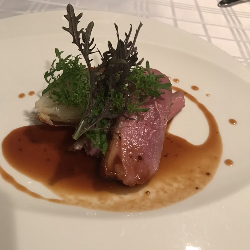 (レストラン　エスカリエ （Restaurant Francais L'Escalier）)