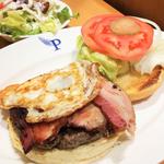 ベーコンフライドエッグバーガー