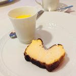 バスク風山羊ミルクのチーズケーキ&カスタードプディング(Passo （パッソ）)