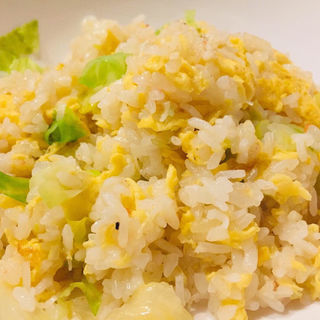 キャベツと卵の炒飯(家常菜 博朱)