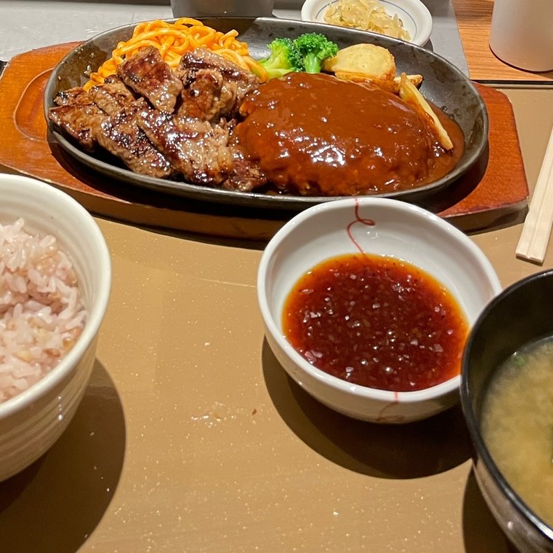 スペシャル定食(やよい軒 福井大和田店)