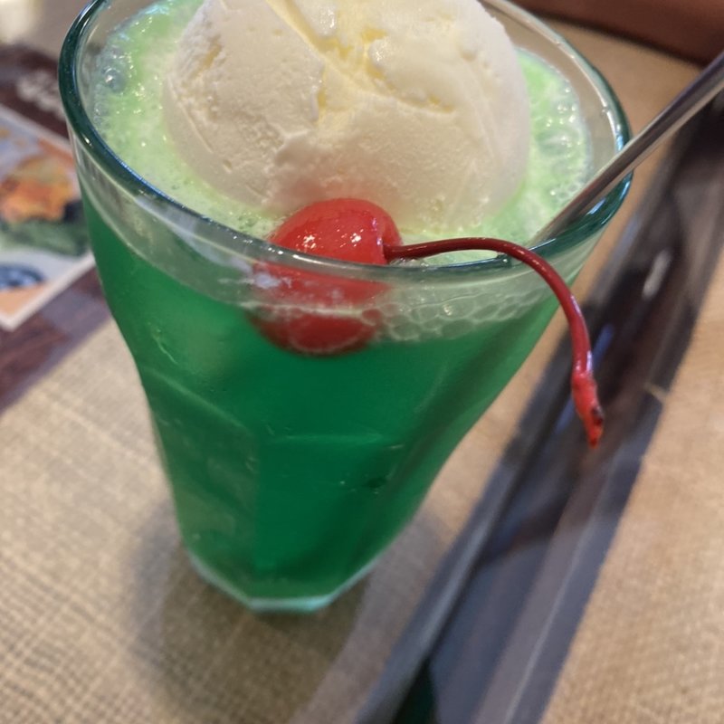 クリームソーダー(純喫茶ルナ )
