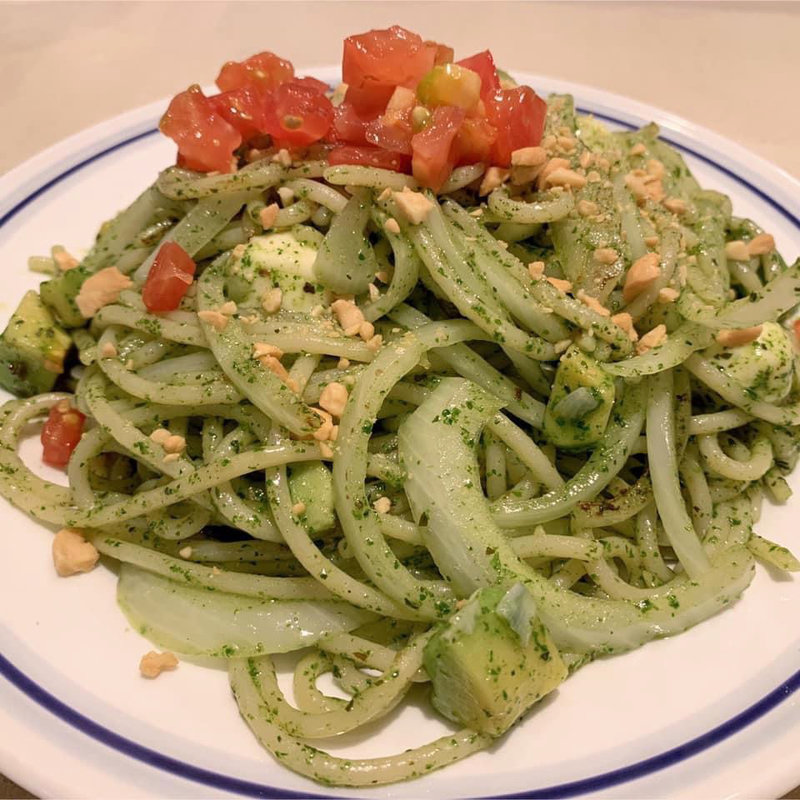 アボガドとモッツァレラのジェノベーゼ(関谷スパゲティ )