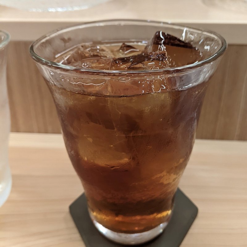 ウーロン茶割(鮨 たつ也 よしかわ)