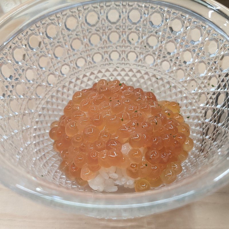 イクラ小丼(鮨 たつ也 よしかわ)