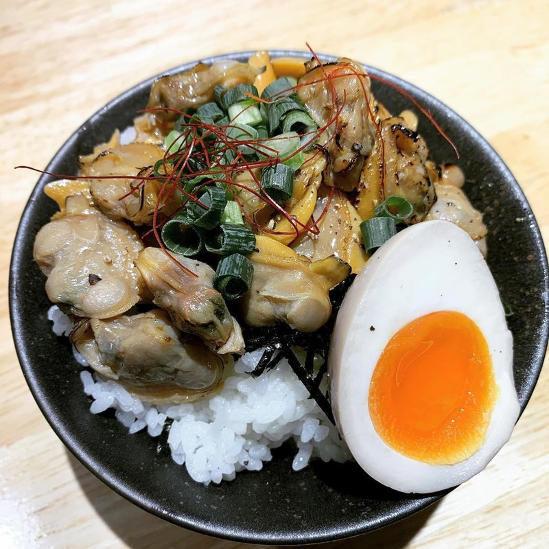 ホンビノス貝のバター醤油丼(JAPANESE FISH NOODLEウミのチカラ

)