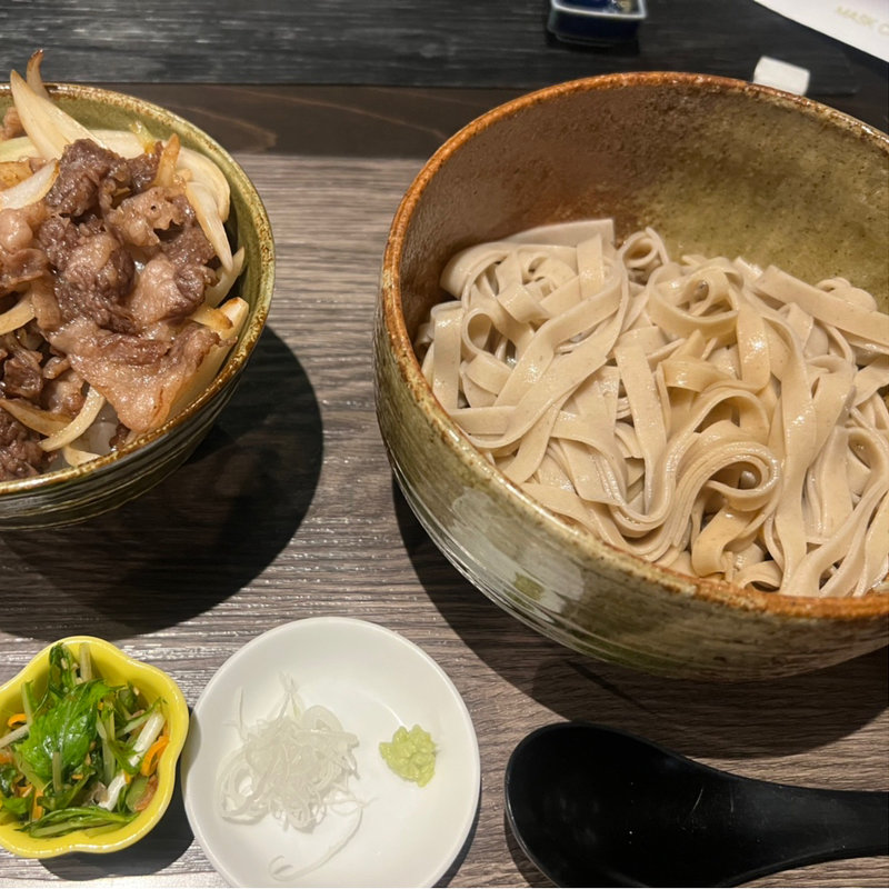 近江牛丼＋蕎麦(守貞)