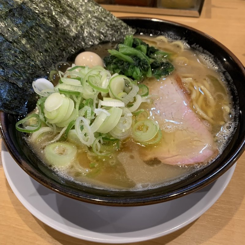 横浜家系ラーメン(長尾中華そば東バイパス店)