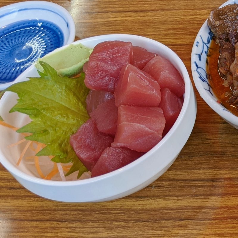 マグロぶつ(居酒屋　和　)