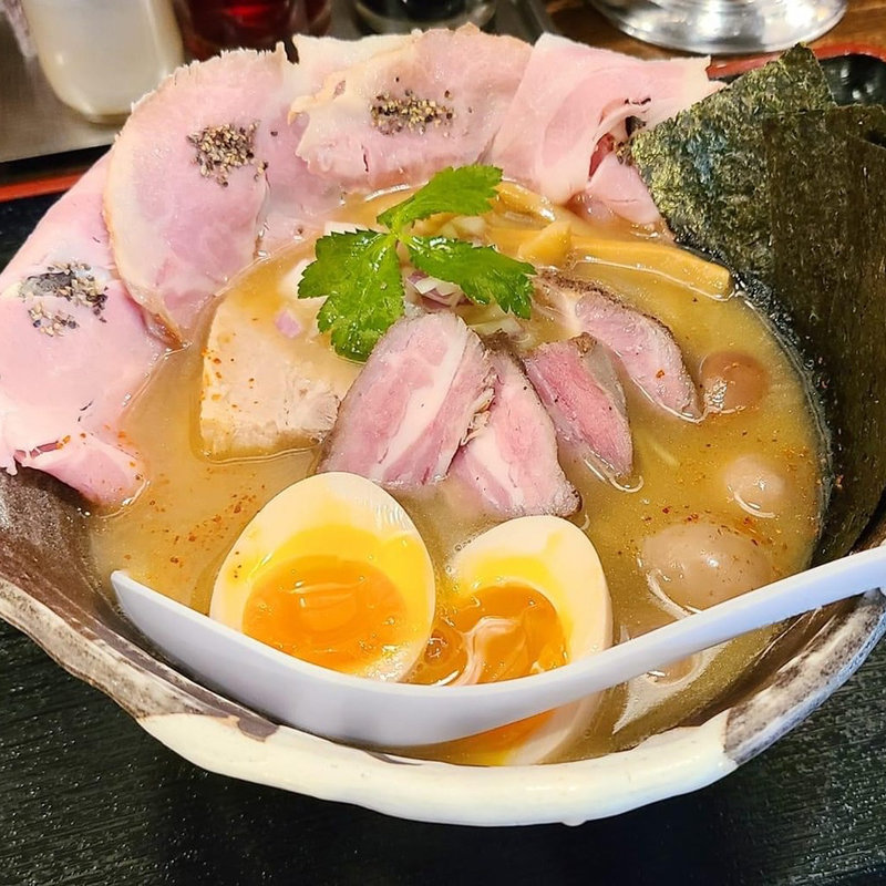 濃厚鶏白湯豪華盛り(真卓朗商店)