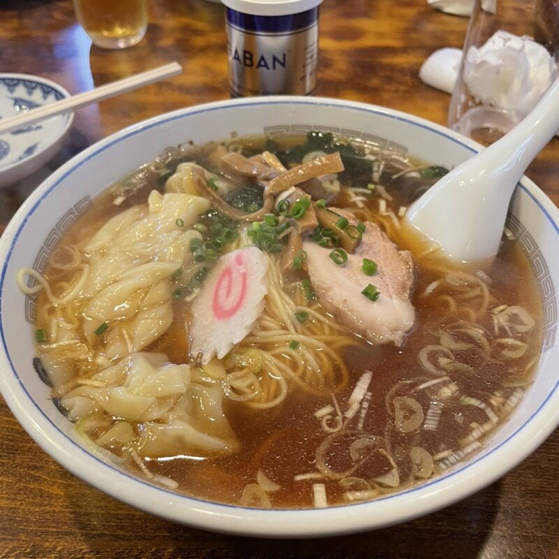 ワンタンメン(中華料理 や志満)