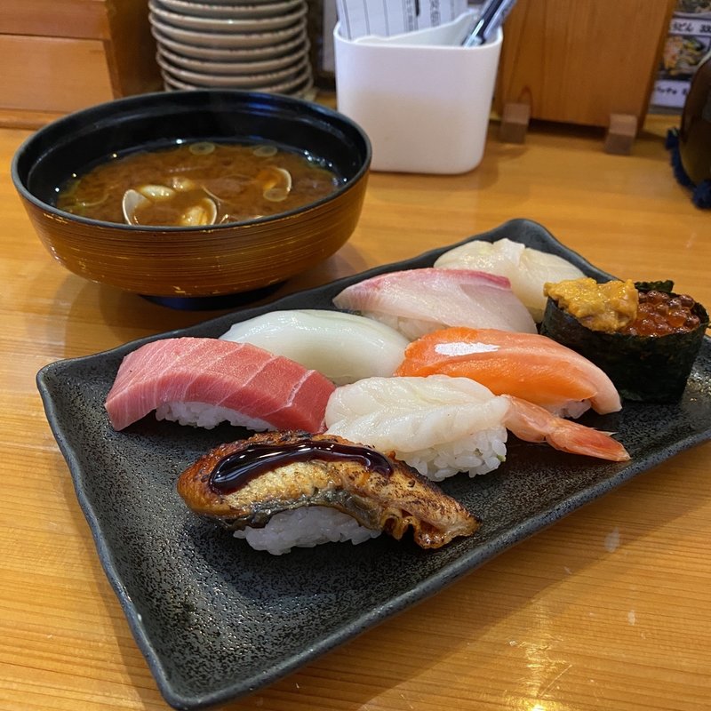 上8貫にぎり(回転寿司 おわせ)