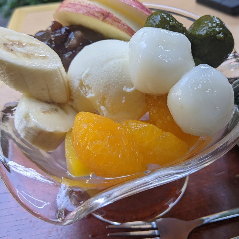 白玉クリームあんみつ(加茂みたらし茶屋 （かもみたらしちゃや）)