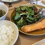 焼き魚と大根おろしの定食(喫茶室KOHORO(コホロ))