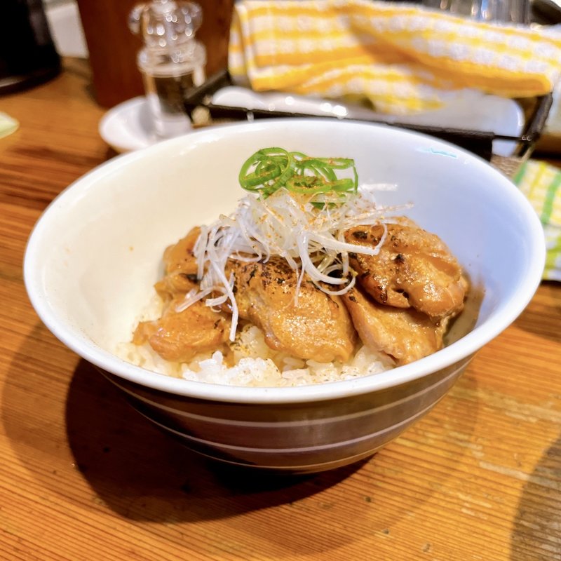 地鶏炙り飯(ラーメン屋 トイ・ボックス)