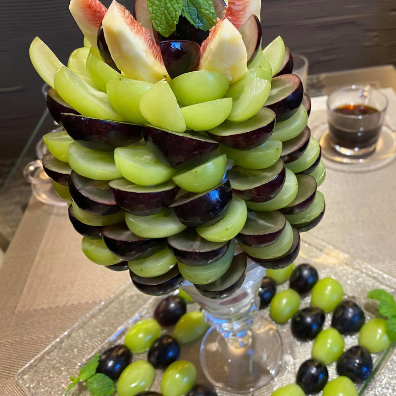 シャインマスカットナガノパープルのパフェ(THE LIVING)