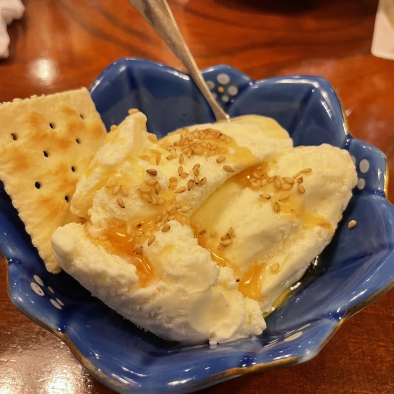 バニラアイス　胡麻油かけ(酒処なぶら)