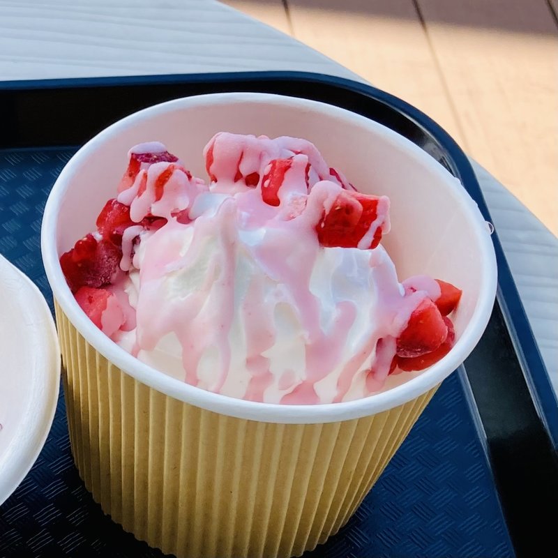 いちごサンデー(ミライカン キッチン （Miraikan Kitchen）)