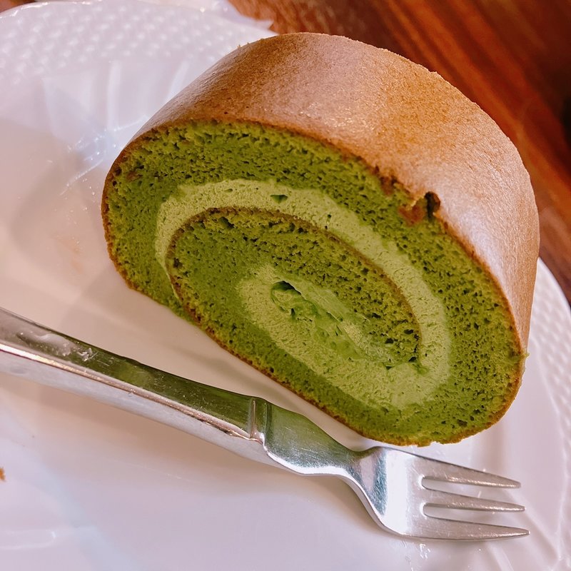 くるみと抹茶のスフレロールケーキ(星乃珈琲店 新宿アルタ店 )