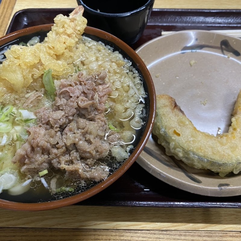うどん中　肉　海老天　かぼちゃ天(天盛うどん 横代店)
