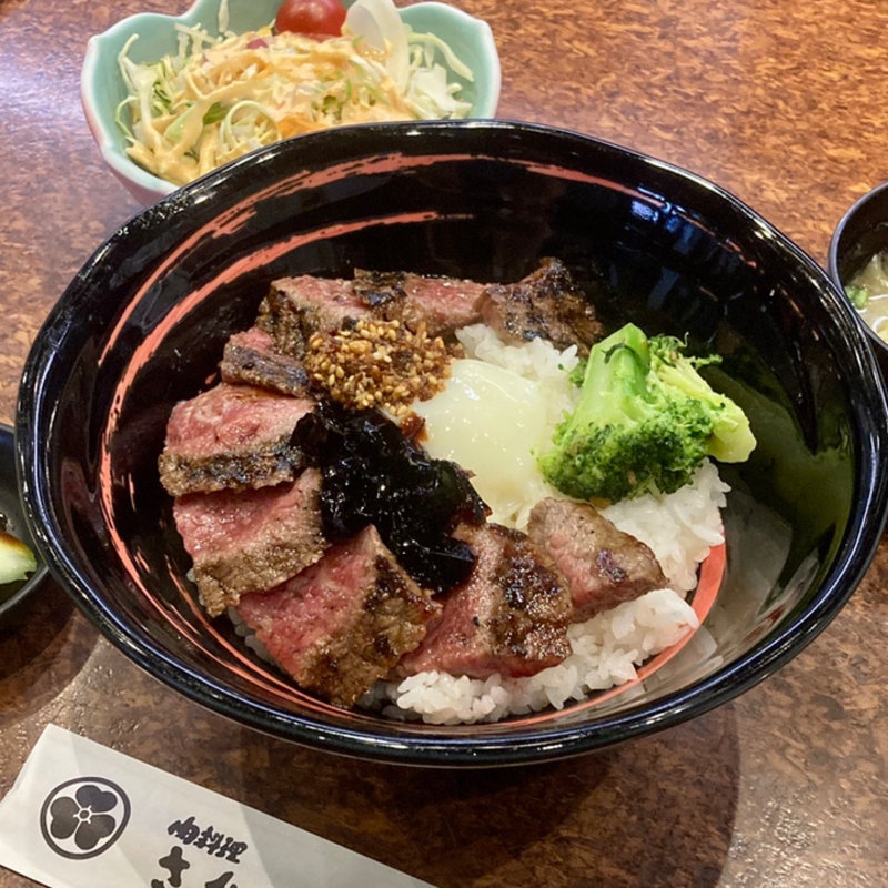 限定赤身ステーキ丼(肉料理 さかもと 藤井寺店)