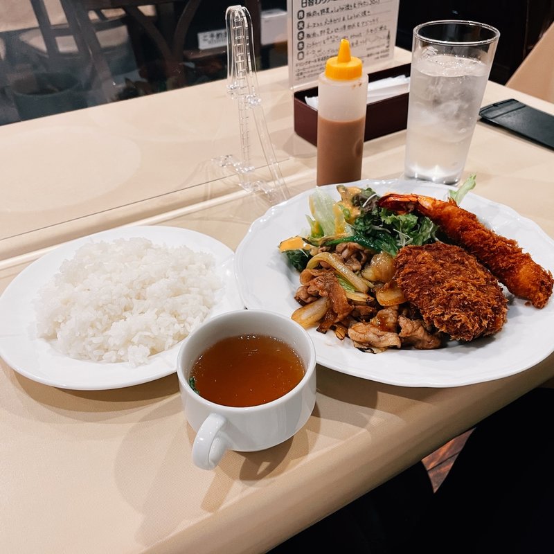 盛り合わせ(しょうが焼き・メンチ・エビフライ)(ビストロ・シーズン )