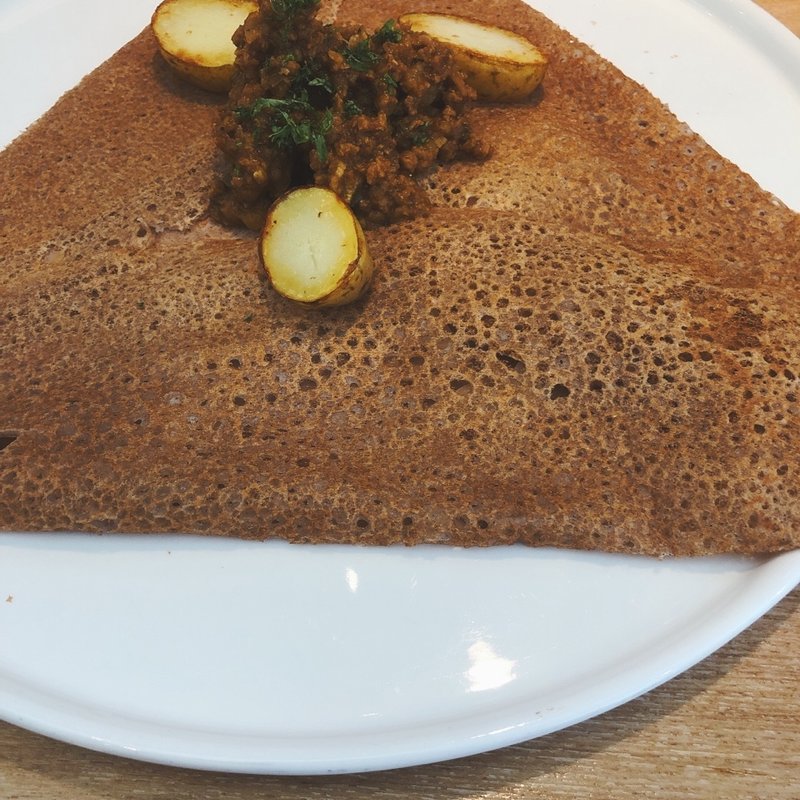 大豆ミートキーマのガレット(蕎麦と林檎と)