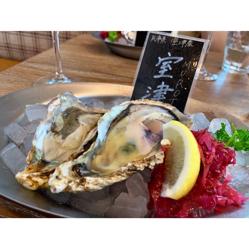 牡蠣シャン　モエ(神戸三宮オイスターハウス)