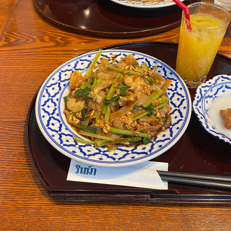 太麺の焼きそば　セット(メナムのほとり )
