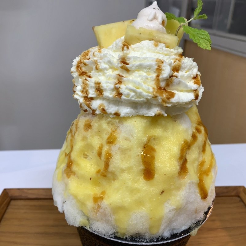 完熟パインと鉄観音ティーラテ氷(氷おばけ)