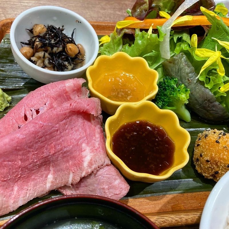 牧草牛やわらかローストビーフプレート(89ZEN DISH)