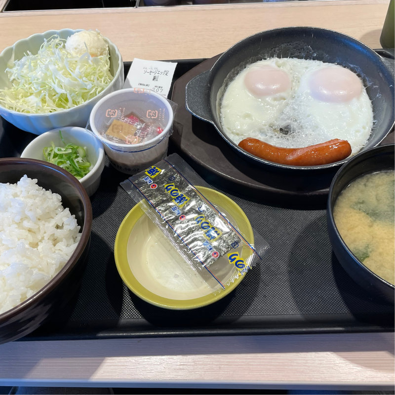 ソーセージエッグ定食　納豆(松のや 川越西口店)