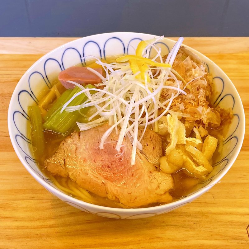 冷やし白醤油らーめん(おだしらーめん おだに)