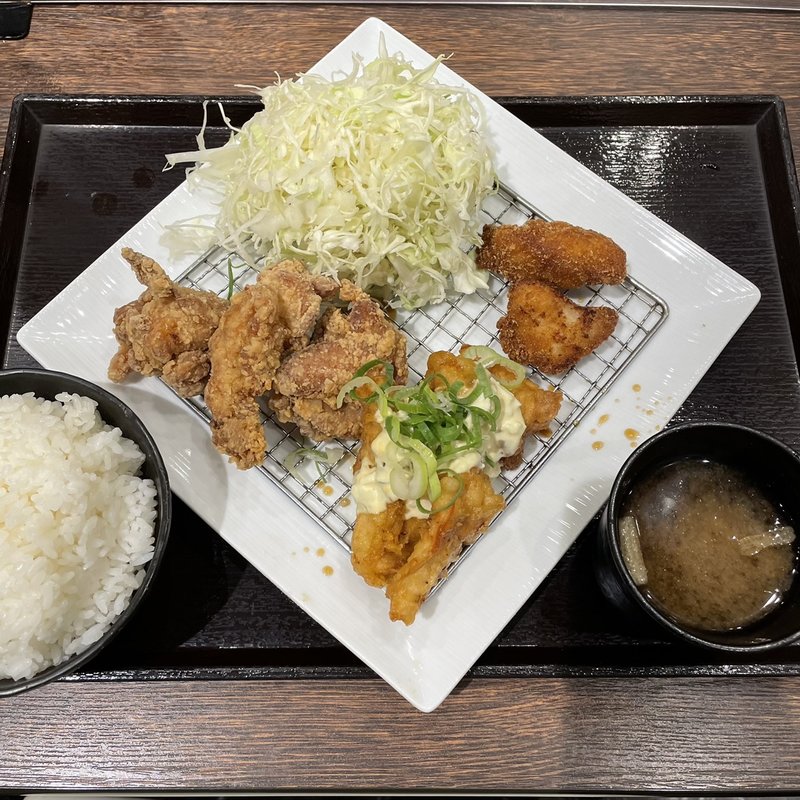 チキンチキンチキン定食(とり専門店 鳥さく)