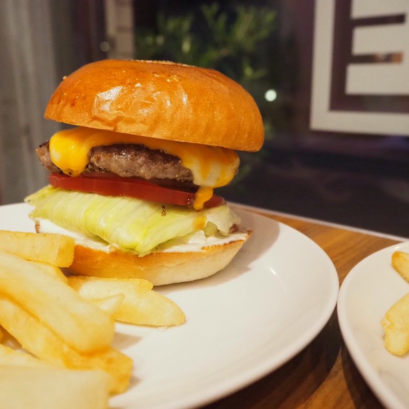 チーズバーガー(BURGER&MILKSHAKE CRANE)