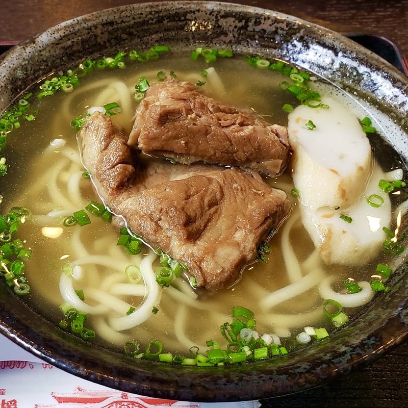 ソーキそば(百年古家 大家 （ひゃくねんこか うふやー）)