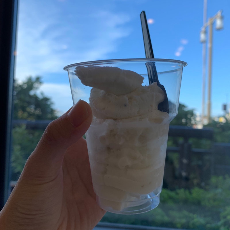 しらすアイス(吉祥ラーメン　江ノ島店)